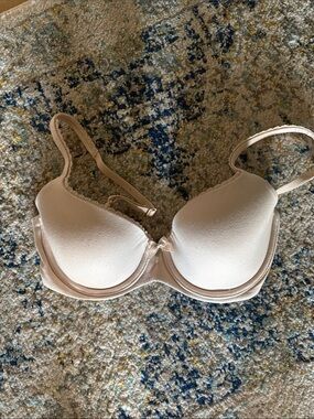 Victoria secret body by Victoria lined Demi bra 32 d